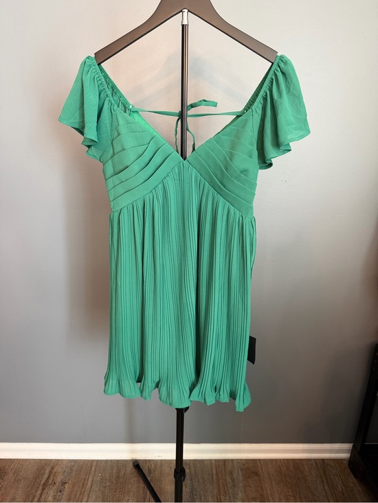Lulus Dresses & Skirts - Lulu's Amalfi Coast Emerald Green Pleated Flutter Sleeve Dress NWT
